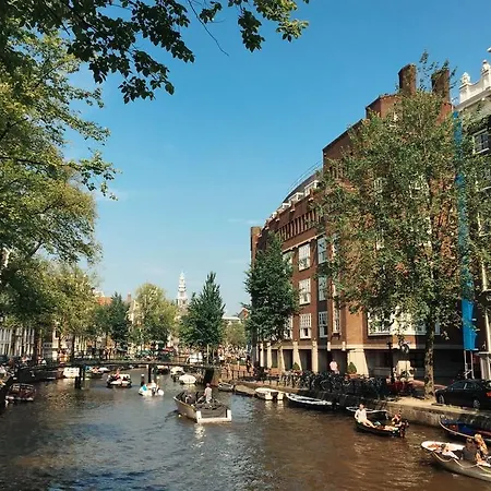 House Of Arts - Centre Hotel *